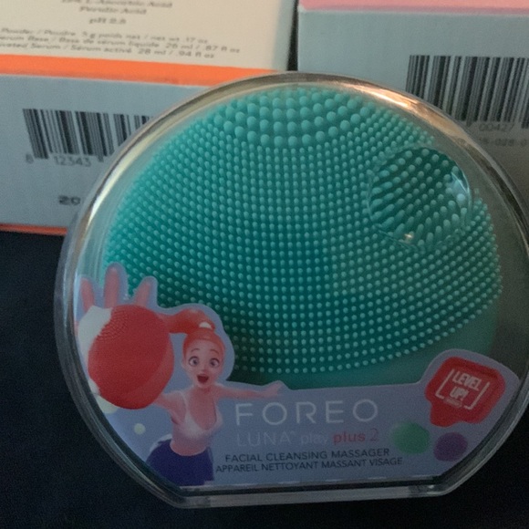 Drunk Elephant with Foreo - Picture 3 of 3